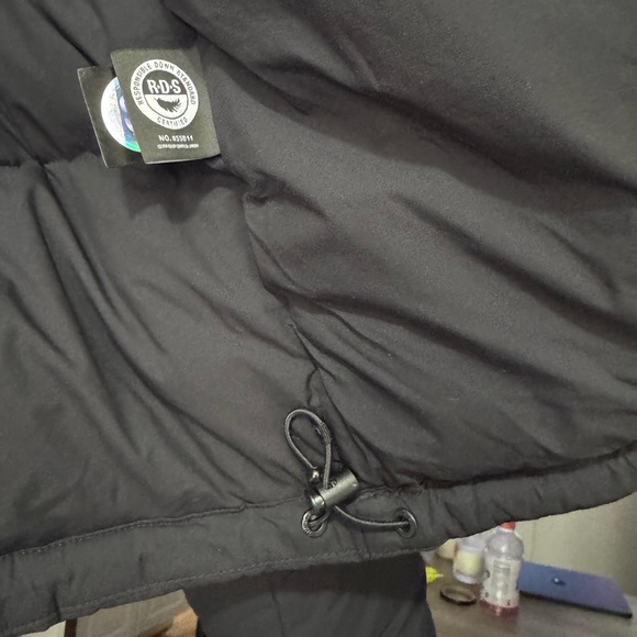 ARITZIA SUPER PUFF SHORTY CLIMATTE - Picture 8 of 13